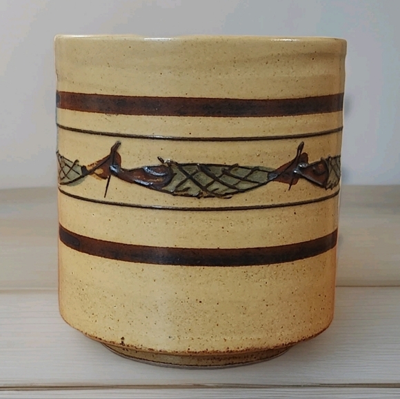 Vintage WONY Ltd Japan Stoneware Vase – 5″ Fish-Band Motif | Mid-Century Japandi - Picture 2 of 11